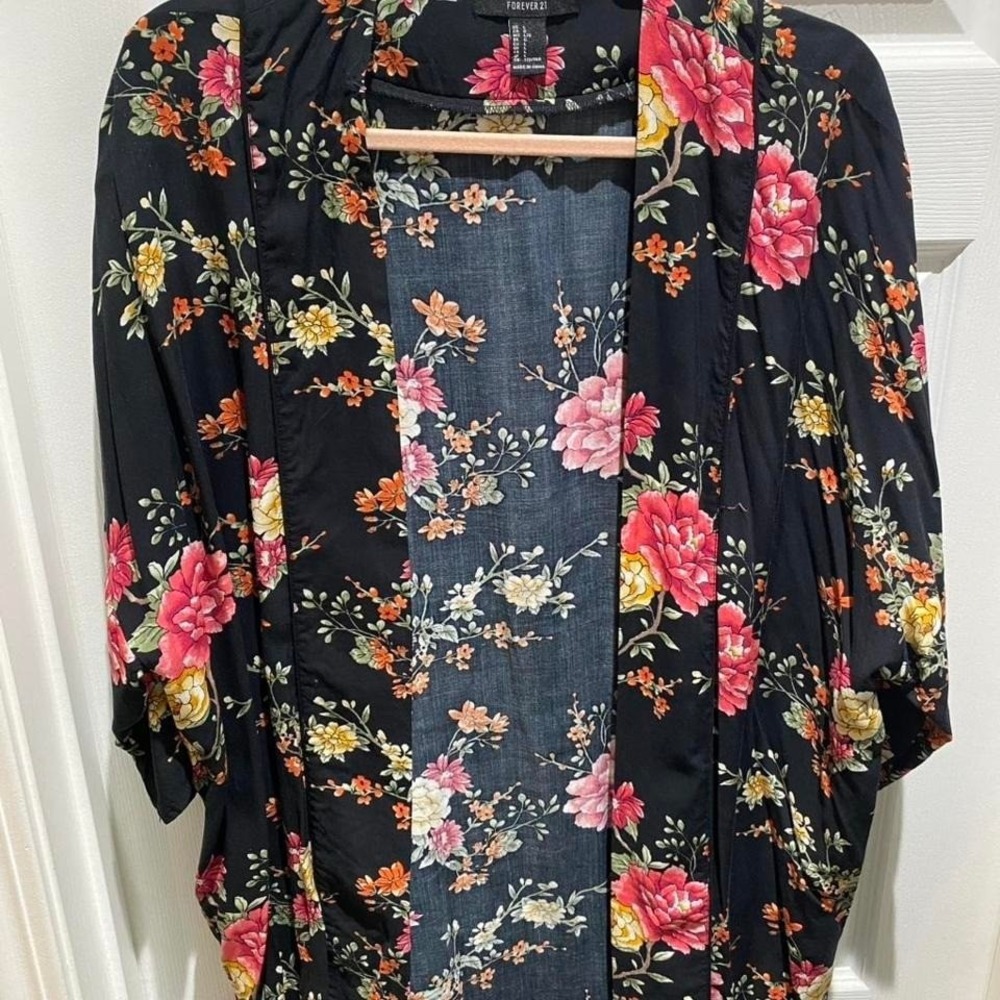 Forever 21 black floral kimono cardigan Size L